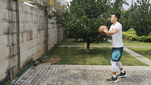 业余篮球队比赛前训练计划怎么写_0